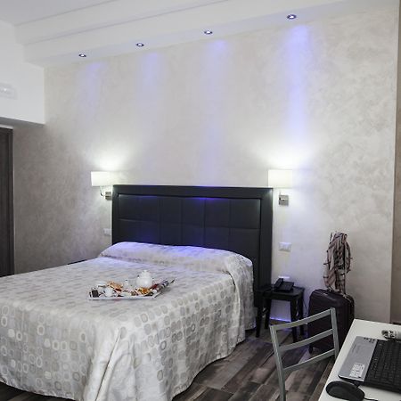Bed and breakfast Napoli Garibaldi Square Extérieur photo