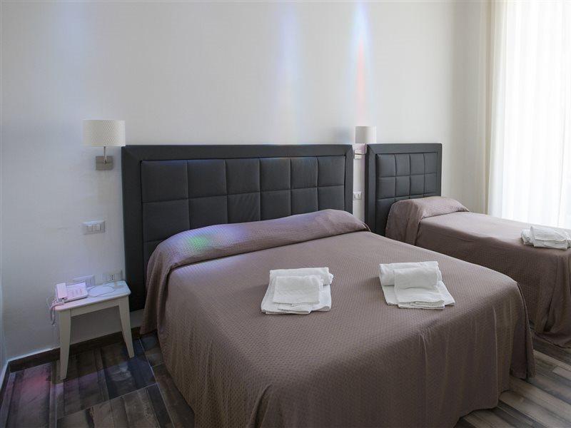 Bed and breakfast Napoli Garibaldi Square Extérieur photo