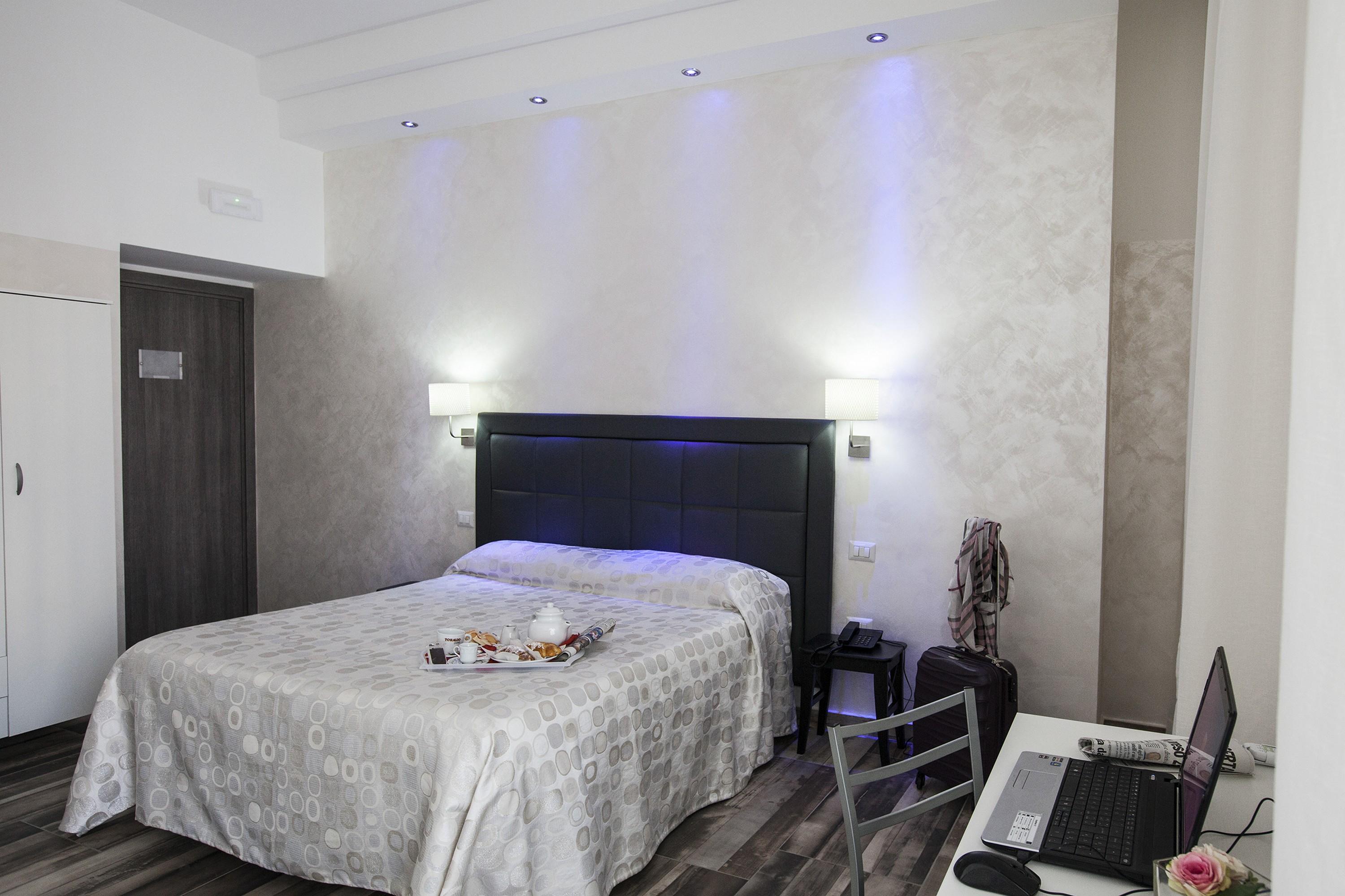 Bed and breakfast Napoli Garibaldi Square Extérieur photo
